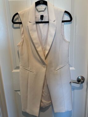 White House Black Market Sleeveless Ivory Tailored Blazer Vest Size 2